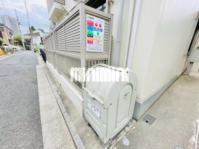 その他共有部分　敷地内ゴミ置き場あります♪