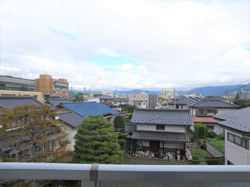 眺望　写真は302号室です（参考）