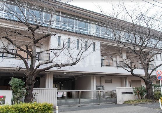 中学校　板橋区立加賀中学校（中学校）まで2060m