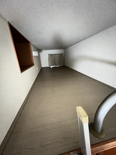 その他部屋・スペース　落ち着いた色調の寝室です