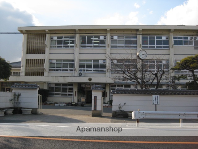 小学校　都跡（小学校）まで563m