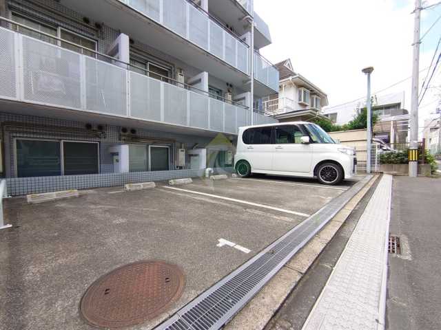 駐車場　パインコート立川