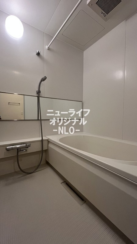 バス・シャワールーム　一日の疲れを癒すバスルームは追い焚き機能付き＆浴室乾燥機付き