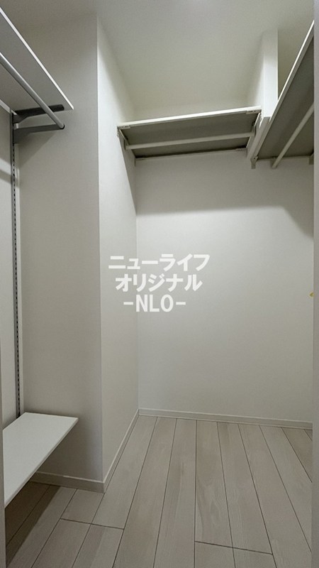 収納　衣類や荷物をすっきり収納できるウォークインクローゼット