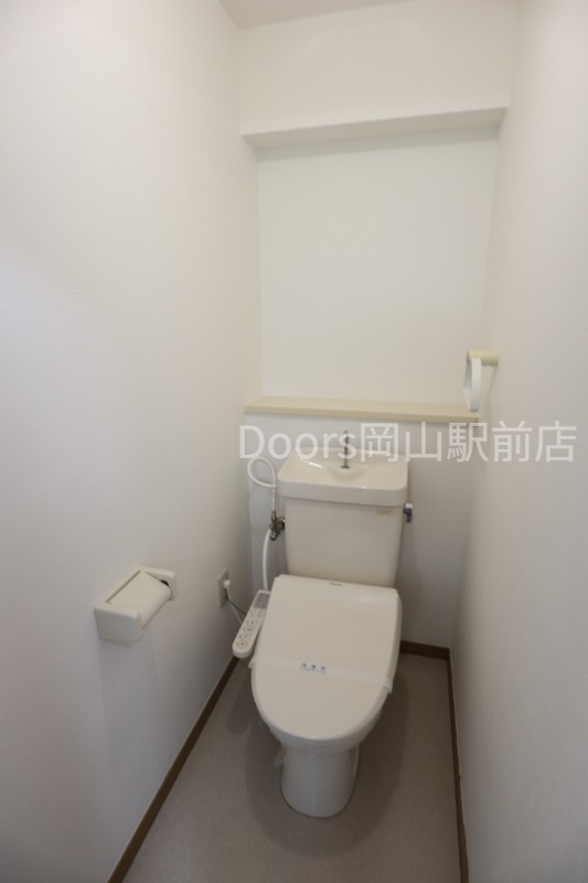 トイレ　※他号室の写真になります