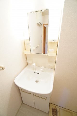 洗面設備　※同物件・同タイプの写真です。
