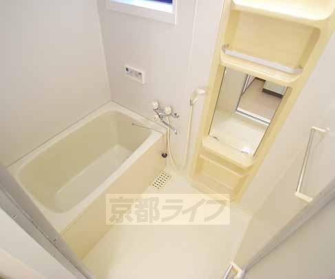 バス・シャワールーム　窓が付いてるので換気できますよ・