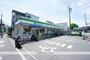 コンビニ　ファミリーマート摂津正雀駅前店（コンビニ）まで90m