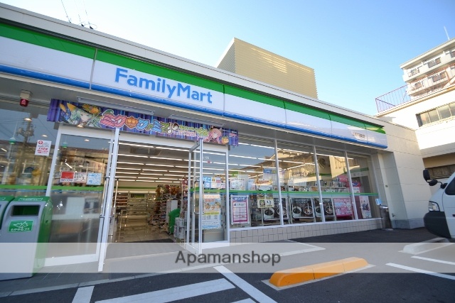 コンビニ　ファミリーマート（コンビニ）まで416m