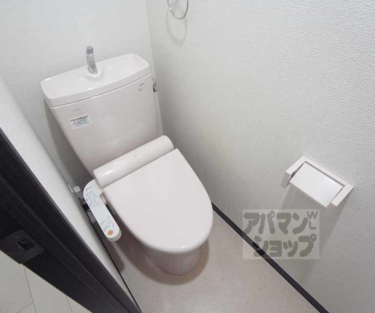 トイレ　ウォシュレット付き！