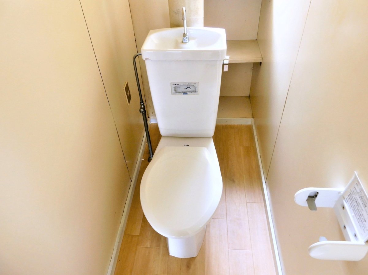 トイレ　別部屋の写真です