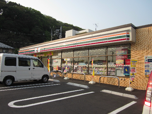 コンビニ　セブンイレブン 横須賀森崎1丁目店（コンビニ）まで941m