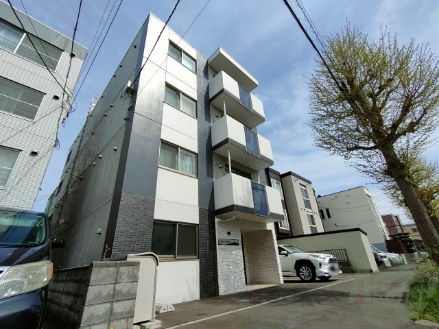 建物外観　札幌市東区北１７条東「ＰｉｎｏｔＮｏｉｒ」