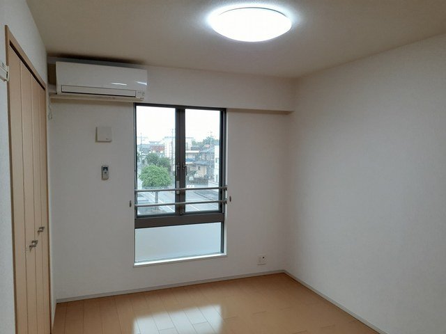 その他部屋・スペース　落ち着いて過ごせるお部屋なので、寝室にいかがでしょうか