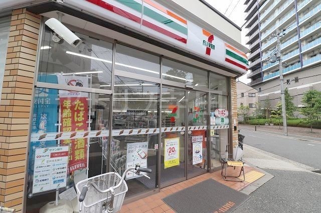 コンビニ　セブンイレブン大阪南堀江4丁目西店（コンビニ）まで838m