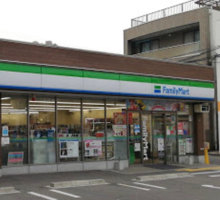 コンビニ　ファミリーマート善源寺町二丁目店（コンビニ）まで184m
