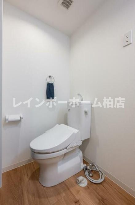 トイレ　コンパクトで使いやすいトイレです ※同施工類似物件。現況優先