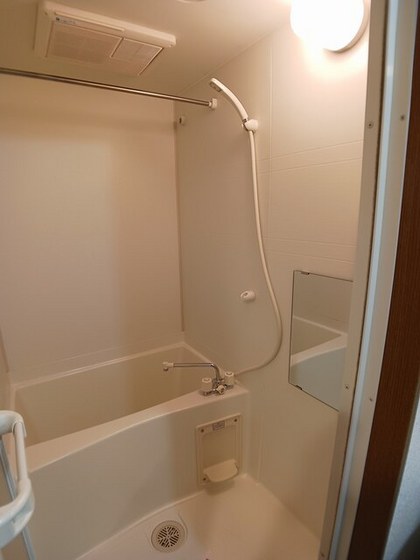 バス・シャワールーム　※別部屋の写真です