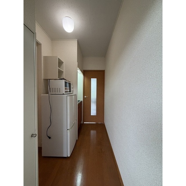 玄関　同タイプ他部屋の写真になります。
