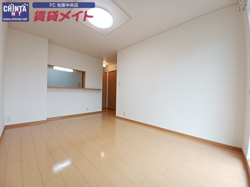 居室・リビング　反転タイプ参考写真