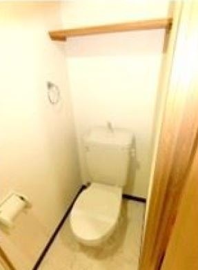 トイレ　※別部屋参考写真