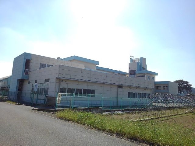 小学校　栃木市立西方小学校（小学校）まで600m