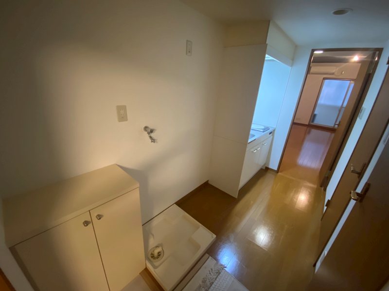 居室・リビング　同建物同号室の室内写真です。