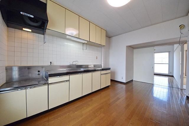 その他部屋・スペース　★10帖のＬＤＫ・広くレイアウトのしやすいお部屋です★