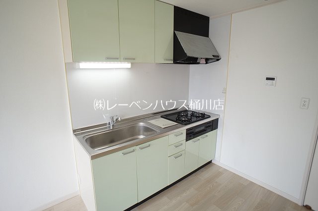 キッチン　レーベンハウス桶川店へ　048-787-5511