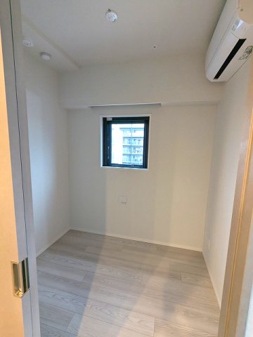 その他設備　2.6帖洋室、角部屋、エアコン・クローゼット付き