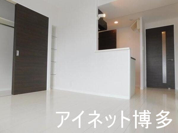 居室・リビング　広々リビングでゆっくりお過ごしください