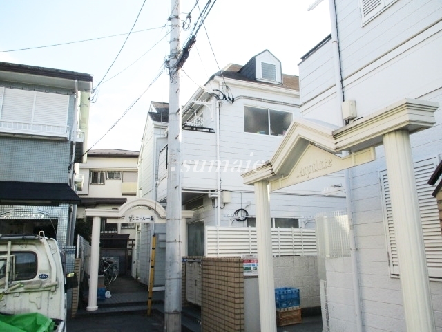 建物外観　十条駅まで徒歩8分の物件です☆