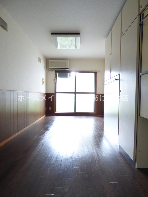 居室・リビング　同型別部屋写真