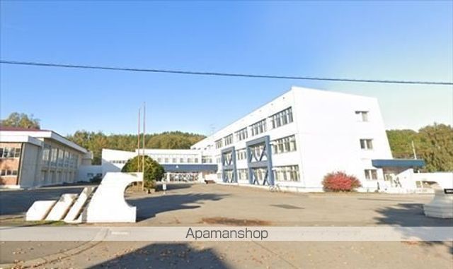 中学校　札内中学校（中学校）まで1127m