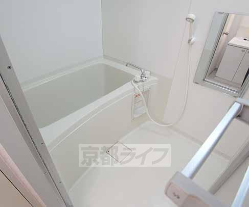 バス・シャワールーム　浴槽が大きくゆったりできます！