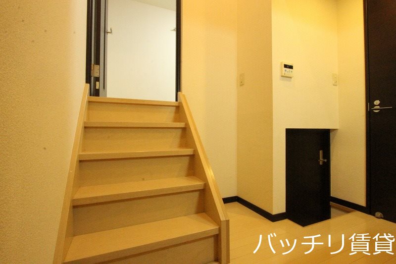 玄関　同型イメージの為、現状を優先致します。