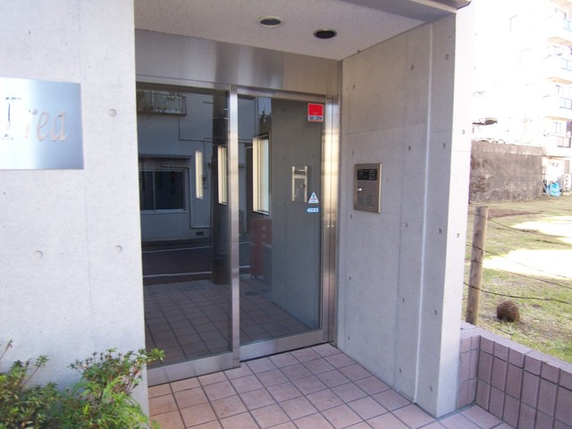 エントランス　★オートロック付きの建物入り口★