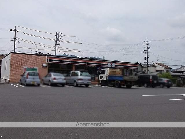 コンビニ　セブンイレブン（コンビニ）まで422m