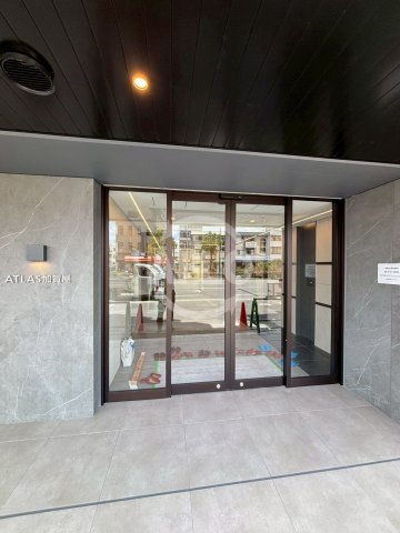 エントランス　ATLAS加賀屋　エントランス