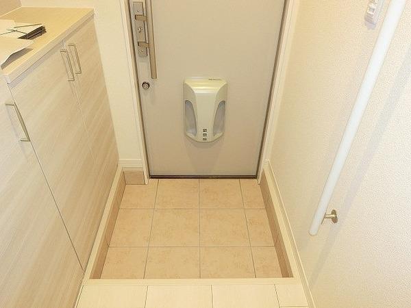 玄関　シューズボックスあり！