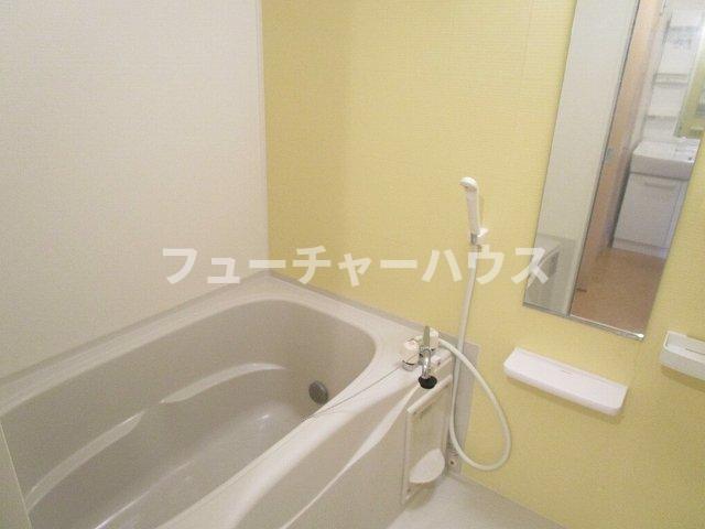 バス・シャワールーム　ゆったり過ごせるお風呂です