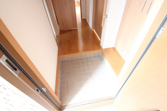 玄関　※別部屋の写真です