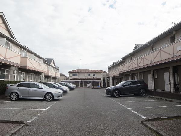 駐車場　駐車場