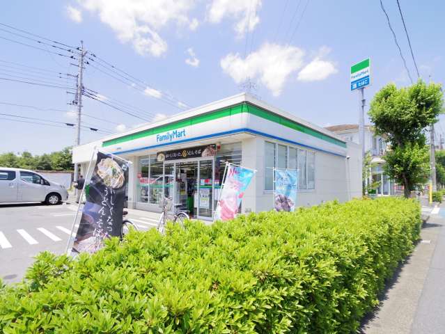 コンビニ　ファミリーマート（コンビニ）まで602m