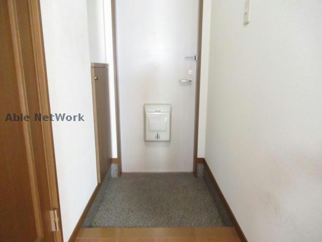 玄関　※同物件、別部屋の写真です
