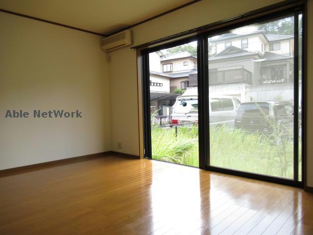 居室・リビング　※同物件、別部屋の写真です