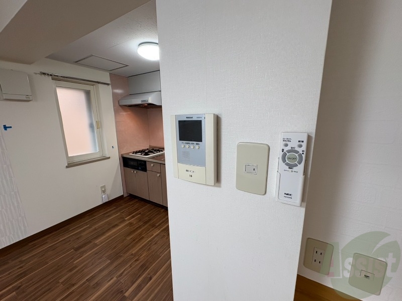 セキュリティ　ＴＶモニター付インターホンです。来客者の顔が見えるので安心！