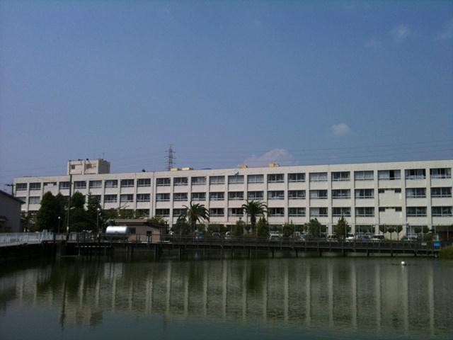 小学校　播磨町立播磨西小学校（小学校）まで664m