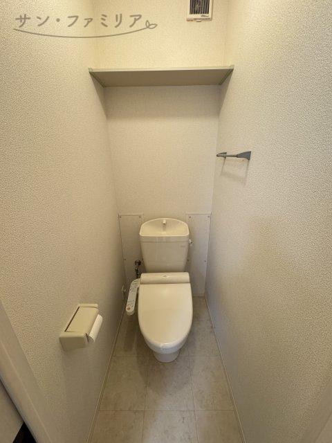 トイレ　同物件別部屋写真