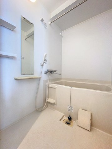バス・シャワールーム　「人気条件のバス・トイレ別です」